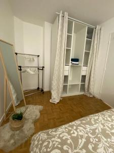 Ein Badezimmer in der Unterkunft Appartement Chaville