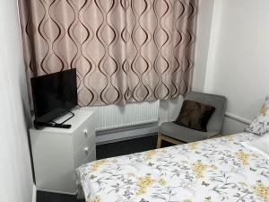 Gallery image of Lovely Double Room in serviced apartment - London in London