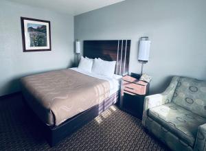 Postel nebo postele na pokoji v ubytování Quality Inn Durango
