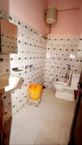 Koupelna v ubytování Thakur homes- couple and family friendly homestay