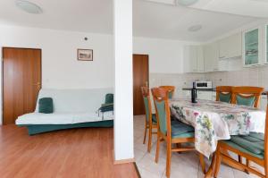 Kuchyňa alebo kuchynka v ubytovaní Apartments Slavica