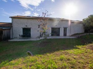 Zdjęcie z galerii obiektu Belle maison en pierre avec jardin clos, 3 chambres, près de Périgueux, idéale pour famille - FR-1-616-277 w mieście Boulazac
