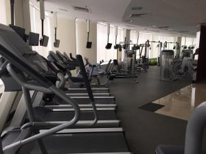 Γυμναστήριο ή/και όργανα γυμναστικής στο Wakra Inn Hotel Apartments