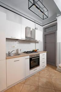 Traditional modern 3 bedroom apartment in center