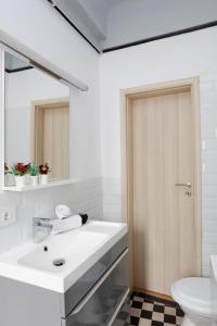 Traditional modern 3 bedroom apartment in center