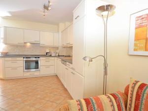 Kuchyň nebo kuchyňský kout v ubytování Villa Vilmblick - Wohnung 23 mit Meerblick-Balkon