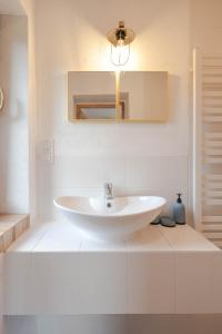 Koupelna v ubytování Apartament Latynoski z ogrodem - Dream Apart + 37 fotografií