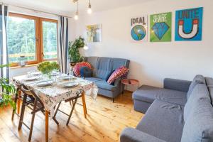 Posedenie v ubytovaní Apartament Latynoski z ogrodem - Dream Apart