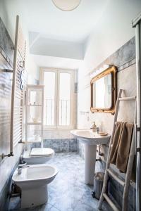 A bathroom at Casa Futura Trastevere