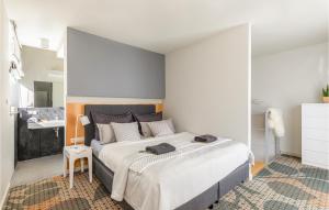 Ένα ή περισσότερα κρεβάτια σε δωμάτιο στο Awesome Apartment In Pogorzelica