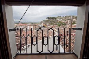 - Balcón con vistas a la ciudad en apartamento Gulnara de Sefarat, en Calatayud