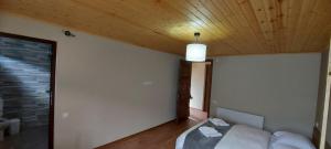 Ein Bett oder Betten in einem Zimmer der Unterkunft Mestia Views
