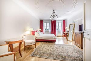 Tempat tidur dalam kamar di Bohemian Hotel