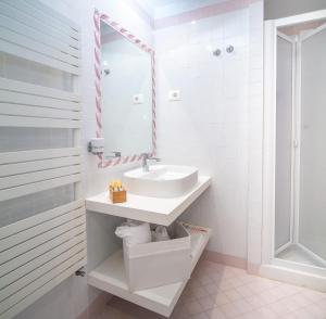 Koupelna v ubytování Mia Hotel Numana + 24 fotografií