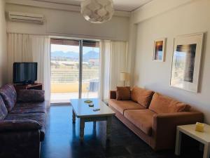 Posedenie v ubytovaní IRIDA 2Br Apartment with amazing sea view.