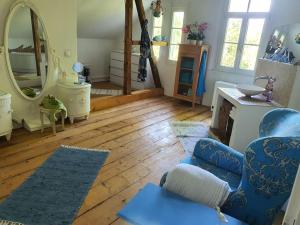 Posezení v ubytování Ferienhaus Dreamholiday - Stilvolles großes Ferienhaus mit Garten