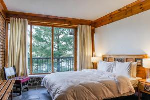 Gali's End By Roomy, Kalabagh Nathiagali客房内的一张或多张床位