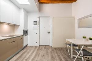 Kuchyň nebo kuchyňský kout v ubytování Apartamento en excelente ubicación, centro de Barcelona
