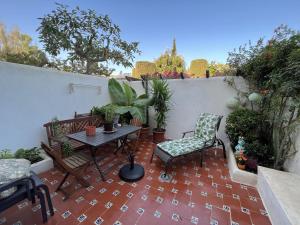 A balcony or terrace at Estepona - Playa - Villa de 2 dormitorios en urbanización cerca del mar