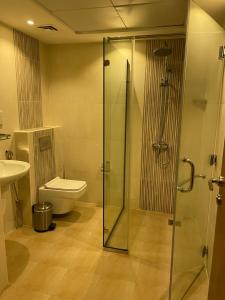 Bilik mandi di Alsahwa Hotel
