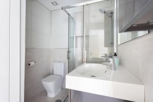 Łazienka w obiekcie Luxury Frontline Poris de Abona