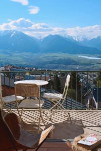 Vue de carte postale en hypercentre de Font-Romeu tesisinde bir balkon veya teras