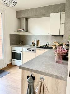 Kuchnia lub aneks kuchenny w obiekcie Vive la vie - maison de famille à Mers proche mer