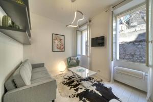 Televízia a/alebo spoločenská miestnosť v ubytovaní REF 1490 - Cannes Le Suquet - Apartment for rent