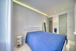 Posteľ alebo postele v izbe v ubytovaní REF 1490 - Cannes Le Suquet - Apartment for rent