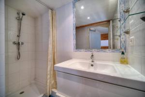 Kúpeľňa v ubytovaní REF 1766 - Cannes Center - Apartment for rent