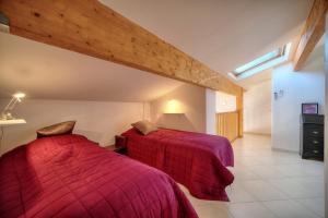 Posteľ alebo postele v izbe v ubytovaní REF 1766 - Cannes Center - Apartment for rent
