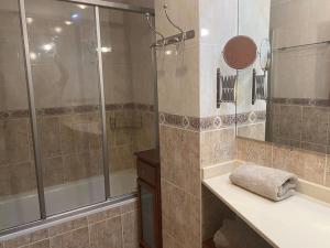 Koupelna v ubytování Bonito Apartamento con wifi y patio