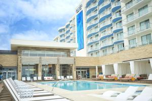 Bazén v ubytování Paséa Hotel & Spa nebo v jeho okolí