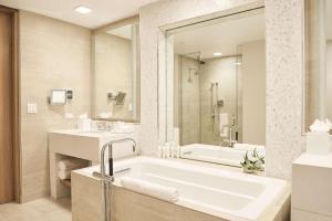 Koupelna v ubytování Paséa Hotel & Spa
