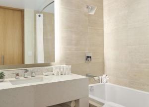 Koupelna v ubytování Paséa Hotel & Spa