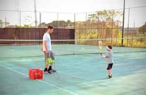 Attività di tennis o squash presso l'hotel o nelle vicinanze