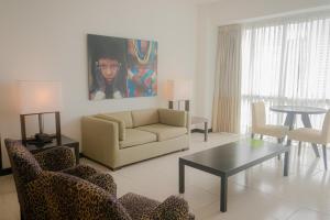 Area tempat duduk di Decapolis Hotel Panama City