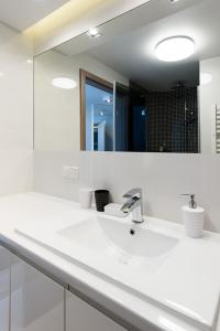 Fotografia z galérie ubytovania Cozy and Large 62 m2 Apartment with Air Conditioning, Old Town v Krakove + 18 fotografií