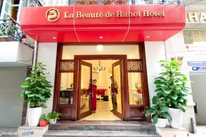 Mặt tiền/cổng chính của La Beaute De Hanoi Hotel