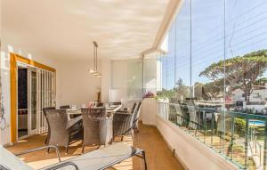 A balcony or terrace at Gorgeous Apartment In Calahonda