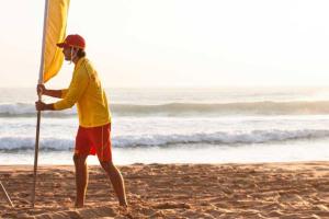 入住Between the Beach Flags Private Luxury Family Fun Hideaway的客人