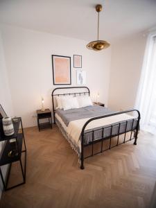 Postel nebo postele na pokoji v ubytování Luxury Stylish 2-Bedroom Apartment in Prague 6