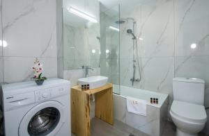 Koupelna v ubytování Lucky Suites