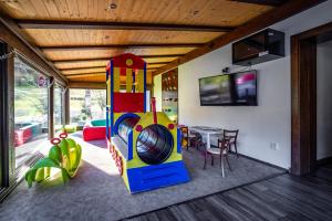 Večerní zábavní program pro hosty v ubytování Wellness Hotel Kempa
