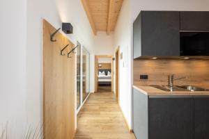 Kuchnia lub aneks kuchenny w obiekcie Apartments am Bichl