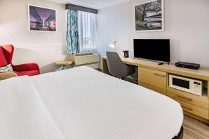TV i/ili multimedijalni sistem u objektu Wingate by Wyndham Fishkill