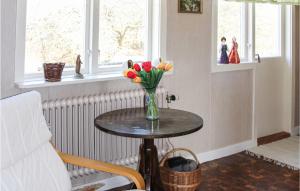 TorupにあるAwesome Home In Torup With Wifiの花瓶 +24枚の写真