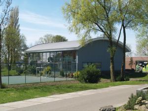 Το κτήριο όπου στεγάζεται  το παραθεριστικό πάρκο