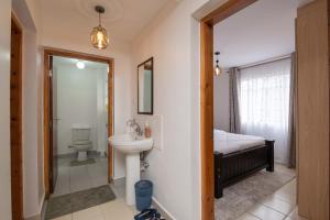Koupelna v ubytování Athi Luxury Suites