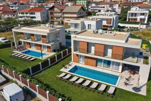Bazén v ubytování Luxury Villa Sheley with private heated pool-Split nebo v jeho okolí